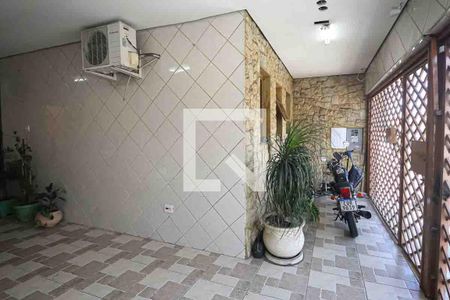 Garagem de casa à venda com 4 quartos, 99m² em Vila Fatima, São Paulo