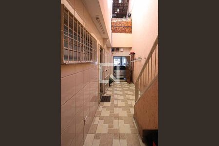 Corredor lateral de casa à venda com 4 quartos, 99m² em Vila Fatima, São Paulo