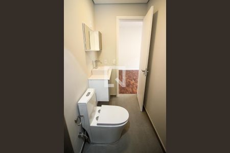 Banheiro da Suíte 2 de apartamento à venda com 2 quartos, 157m² em Rio Branco, Porto Alegre