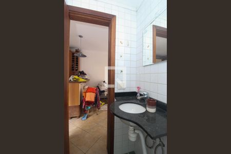 Banheiro de casa à venda com 3 quartos, 95m² em Partenon, Porto Alegre