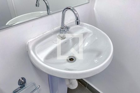 Banheiro de kitnet/studio à venda com 1 quarto, 27m² em Cambuci, São Paulo