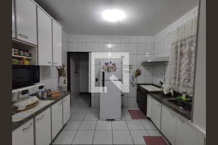 Cozinha - Armários de casa à venda com 3 quartos, 139m² em Vila Nair, São Paulo