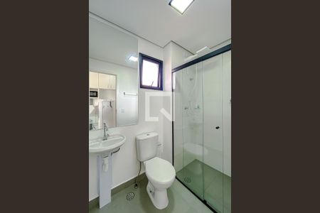 Banheiro de kitnet/studio para alugar com 1 quarto, 27m² em Cambuci, São Paulo