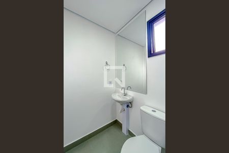 Banheiro de kitnet/studio para alugar com 1 quarto, 27m² em Cambuci, São Paulo
