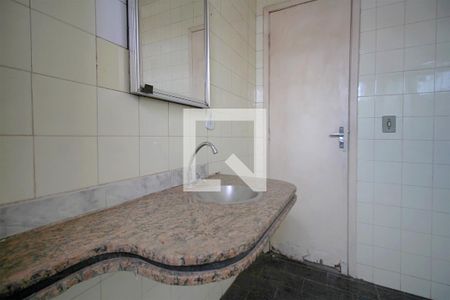 Banheiro de apartamento à venda com 3 quartos, 77m² em Conjunto California, Belo Horizonte