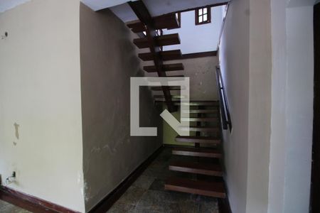 Sala - Escada de casa de condomínio à venda com 4 quartos, 229m² em Freguesia (jacarepaguá), Rio de Janeiro