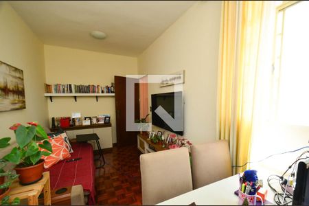 Sala de apartamento à venda com 2 quartos, 60m² em Sagrada Família, Belo Horizonte