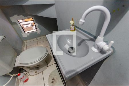 Lavabo de casa à venda com 4 quartos, 101m² em Vila Palmeiras, São Paulo
