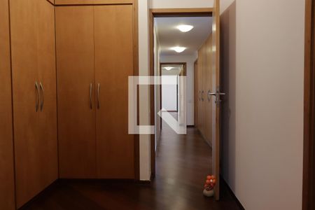 Closet da suíte principal de apartamento à venda com 3 quartos, 180m² em Indianópolis, São Paulo