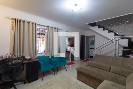 Sala de casa à venda com 3 quartos, 250m² em Parque Guarani, São Paulo