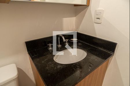 Banheiro de kitnet/studio para alugar com 1 quarto, 19m² em Bela Vista, São Paulo