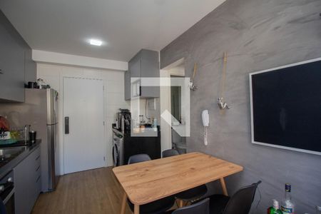 Sala/Cozinha de apartamento para alugar com 2 quartos, 32m² em Vila Anastácio, São Paulo