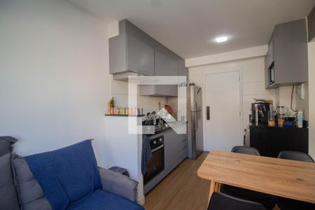 Sala/Cozinha de apartamento para alugar com 2 quartos, 32m² em Vila Anastácio, São Paulo