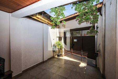 Garagem de casa à venda com 2 quartos, 110m² em Jardim da Saúde, São Paulo