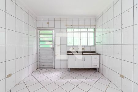 Cozinha de casa para alugar com 1 quarto, 24m² em Vila Espanhola, São Paulo