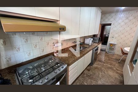 Cozinha de casa para alugar com 4 quartos, 485m² em Alto de Pinheiros, São Paulo