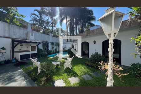 Quintal de casa para alugar com 4 quartos, 485m² em Alto de Pinheiros, São Paulo