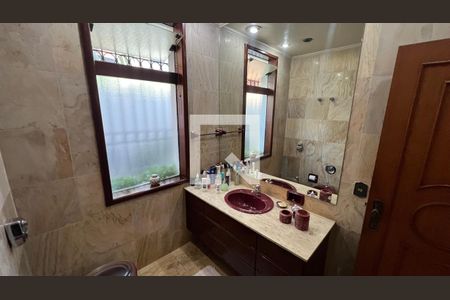 Banheiro da Suíte de casa para alugar com 4 quartos, 485m² em Alto de Pinheiros, São Paulo