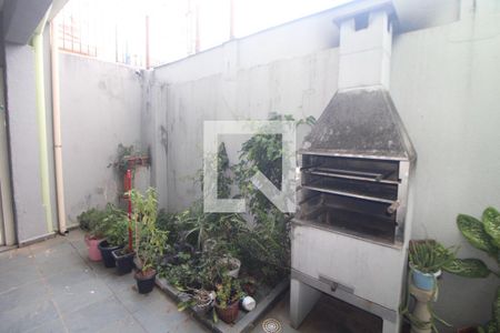 Garagem de casa à venda com 3 quartos, 186m² em Parque Peruche, São Paulo