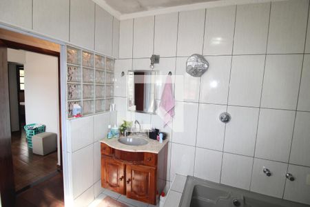 Banheiro 2 de casa à venda com 3 quartos, 186m² em Parque Peruche, São Paulo