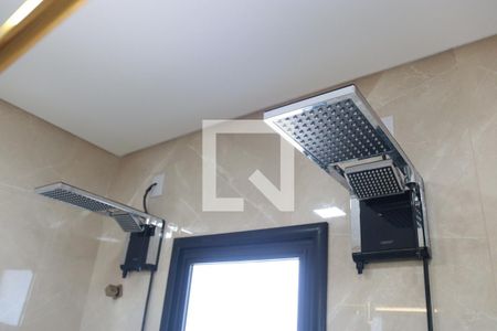 Banheiro da Suíte 2 de casa de condomínio à venda com 4 quartos, 380m² em Setor Progresso, Goiânia