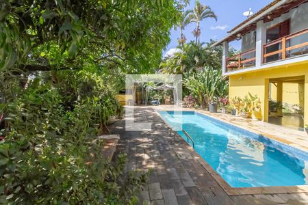Quintal de casa à venda com 3 quartos, 1000m² em Trevo, Belo Horizonte