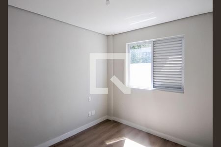 Quarto de apartamento à venda com 3 quartos, 78m² em Sagrada Família, Belo Horizonte