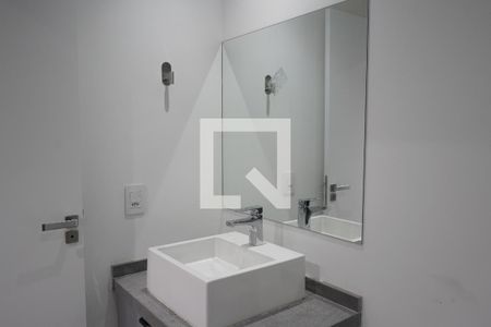 Banheiro de kitnet/studio para alugar com 1 quarto, 25m² em Vila Regente Feijó, São Paulo