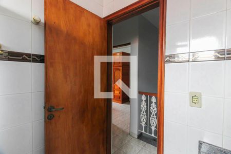 Banheiro de casa à venda com 4 quartos, 206m² em Vila Cleonice, São Paulo