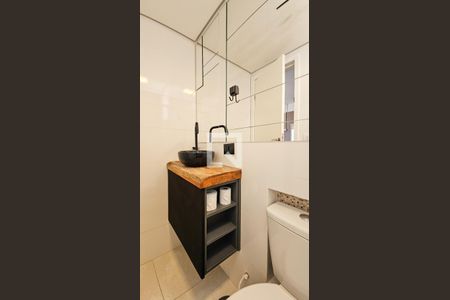 Banheiro de kitnet/studio para alugar com 1 quarto, 25m² em Vila Santana, São Paulo