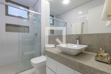 Banheiro de apartamento à venda com 3 quartos, 129m² em Gutierrez, Belo Horizonte