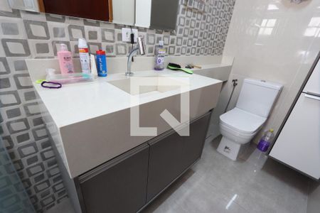 Banheiro da Suíte de casa para alugar com 3 quartos, 150m² em Jardim Vila Formosa, São Paulo