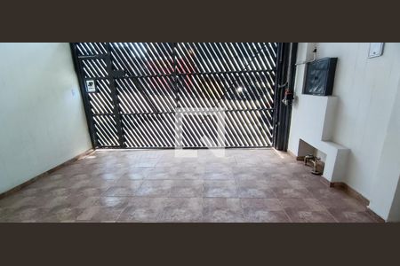 Garagem de casa para alugar com 3 quartos, 164m² em Jardim Monte Alegre, Taboão da Serra