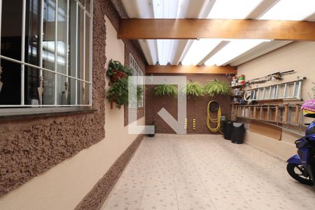 Garagem de casa à venda com 2 quartos, 136m² em Parque Novo Oratório, Santo André