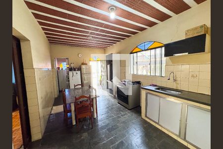 Cozinha  de casa à venda com 4 quartos, 97m² em Centro, Contagem