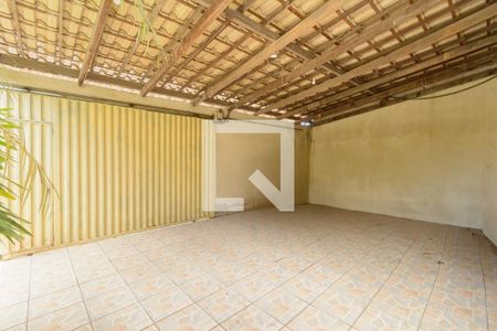 Garagem de casa à venda com 3 quartos, 200m² em Jardim Laguna, Contagem