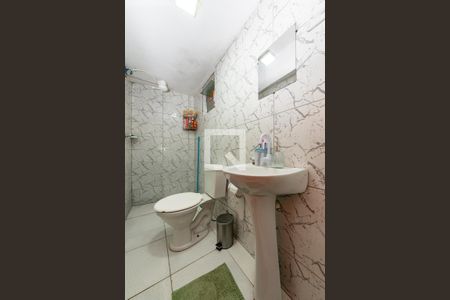 Banheiro de casa à venda com 2 quartos, 178m² em Salgado Filho, Belo Horizonte