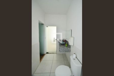 Banheiro / casa1 de casa à venda com 4 quartos, 300m² em Pompéia, Belo Horizonte