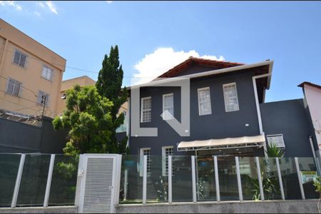 Fachada de casa à venda com 4 quartos, 300m² em Pompéia, Belo Horizonte