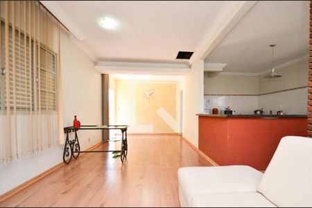 Sala casa2 de casa à venda com 4 quartos, 300m² em Pompéia, Belo Horizonte