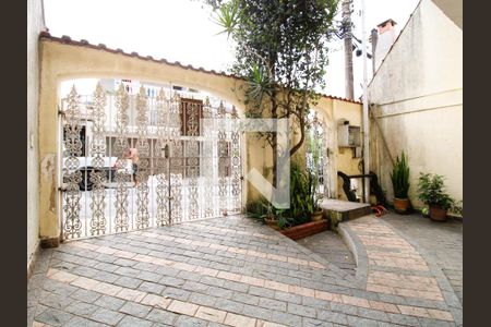 Garagem de casa à venda com 4 quartos, 190m² em Vila Nivi, São Paulo