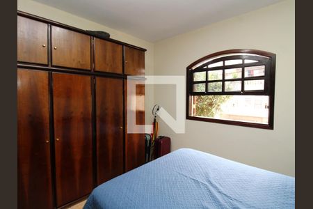 Quarto 2 de casa à venda com 4 quartos, 190m² em Vila Nivi, São Paulo