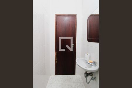 Banheiro 1 de casa à venda com 4 quartos, 190m² em Vila Nivi, São Paulo
