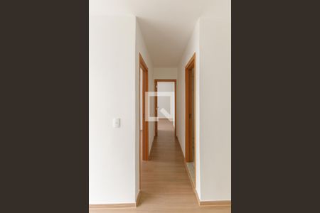 Corredor de apartamento para alugar com 2 quartos, 45m² em Costa E Silva, Porto Alegre