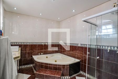 Banheiro da Suíte 1 de casa à venda com 3 quartos, 300m² em Vila Alto de Santo Andre, Santo André