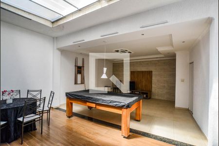 Quintal de casa à venda com 3 quartos, 300m² em Vila Alto de Santo Andre, Santo André