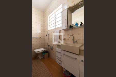 Banheiro de casa à venda com 2 quartos, 203m² em Vila Paranagua, São Paulo