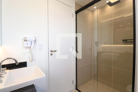 Banheiro de kitnet/studio para alugar com 1 quarto, 21m² em Lapa, São Paulo
