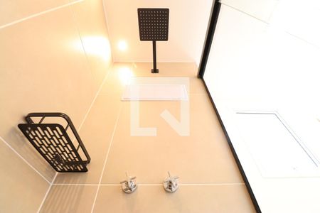 Banheiro de kitnet/studio para alugar com 1 quarto, 21m² em Lapa, São Paulo
