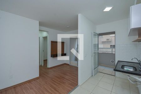 Cozinha de casa para alugar com 2 quartos, 45m² em Jurubatuba, São Paulo